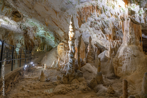 Quadro em tela exploring beautiful Postojna cave slovenia the most visited european cave