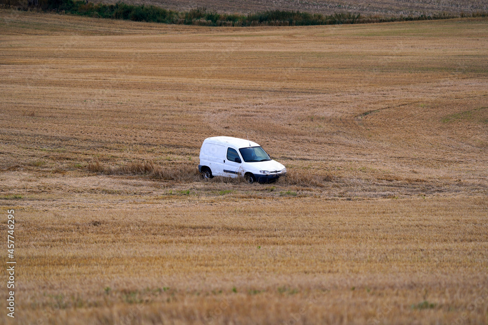 Fototapeta premium car in the field