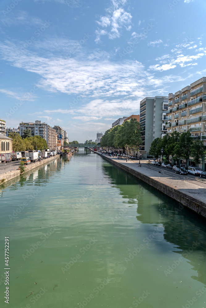 Canal de l'Ourcq à Paris 