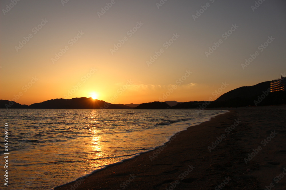 瀬戸内海の夕陽と地球の美しさ　山口県