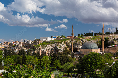 トルコ　シャンルウルファのメヴリディ・ハリル・モスク © pespiero