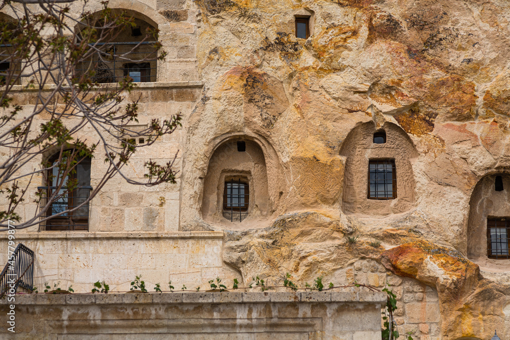 トルコ　世界遺産のカッパドキアの観光拠点のユルギュップの洞窟住居