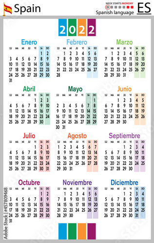 Spanish vertical pocket calendar for 2022. Week starts Monday