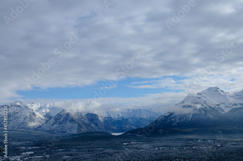 Wallpaper Mural 雲に包まれる山 Torontodigital.ca