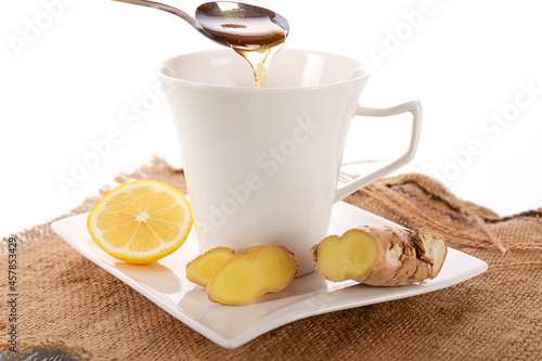 Tee mit Ingwer und Zitrone	
 photo