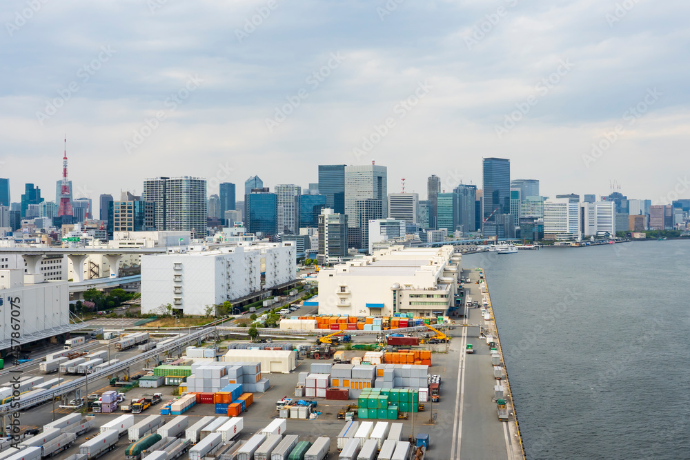 【東京都】竹芝埠頭 コンテナターミナル Stock Photo Adobe Stock