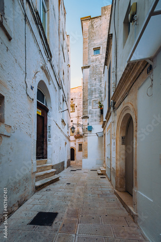 Alley in the historic center of Martina Franca © Jan Cattaneo