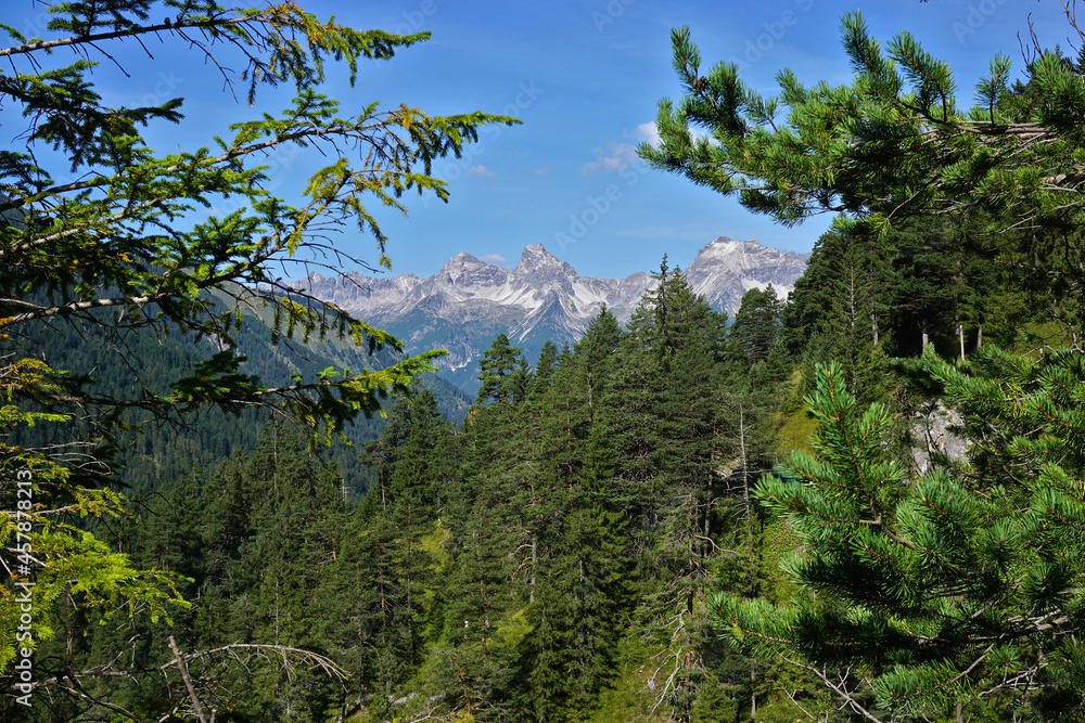 Fototapeta premium Blick zur Hornbachkette im Lechtal, Österreich, Tirol, Standort: Hahntennjoch-Passstraße