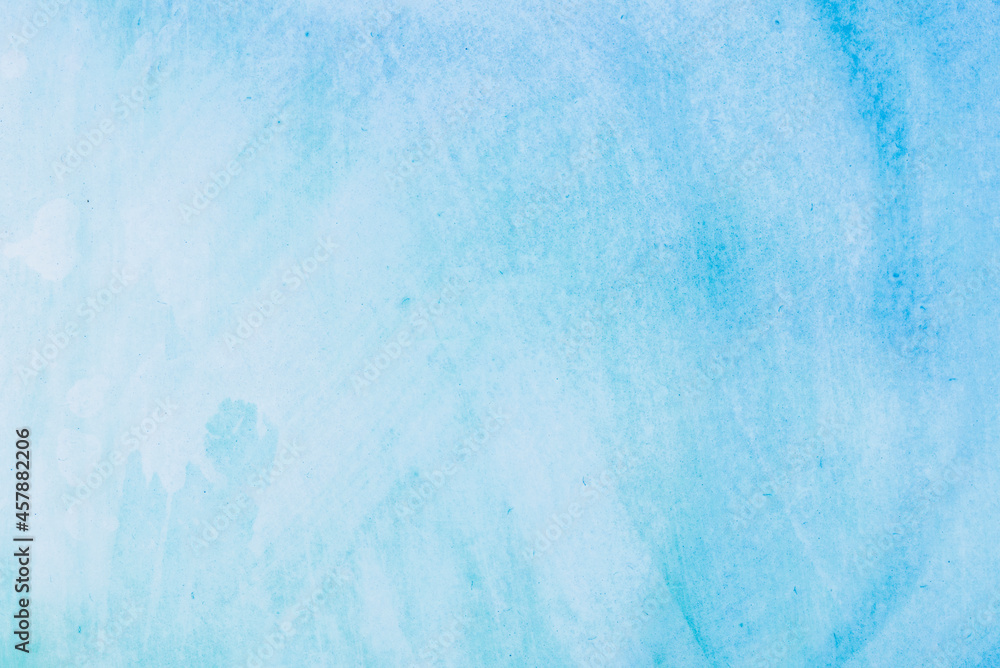 Blautöne mit Aquarellfarben auf weißem Hintergrund, abstrakt