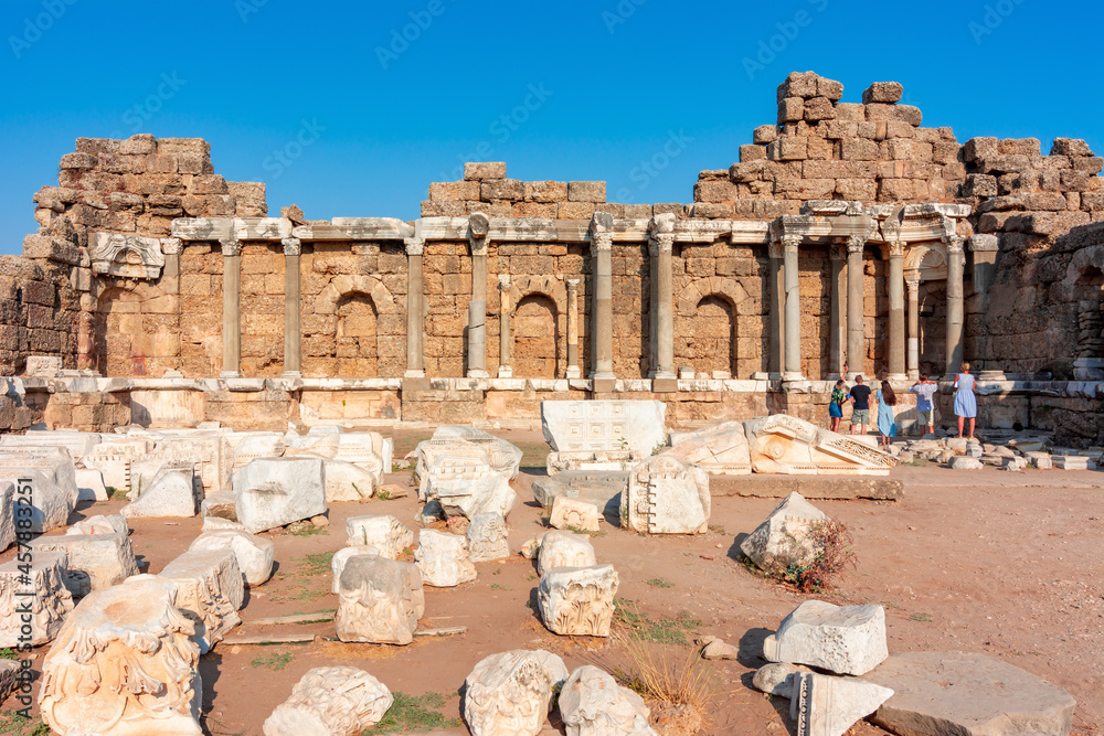 Obraz premium Ruins of Agora (central market square) in Side, Turkey