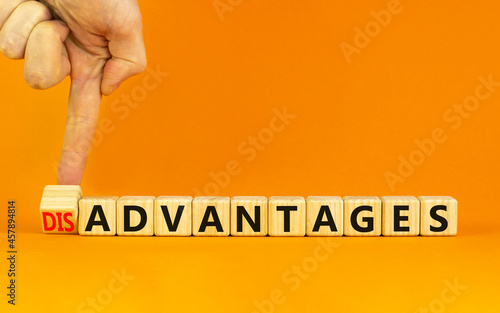 Fotografía Advantages or disadvantages symbol