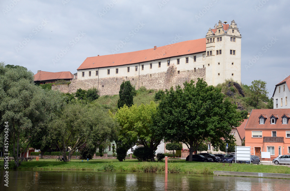 Saale und Burg Wettin