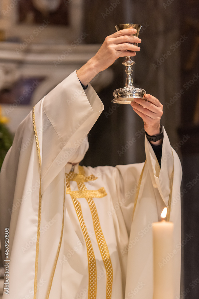 Obraz premium The Goblet during the Eucharist