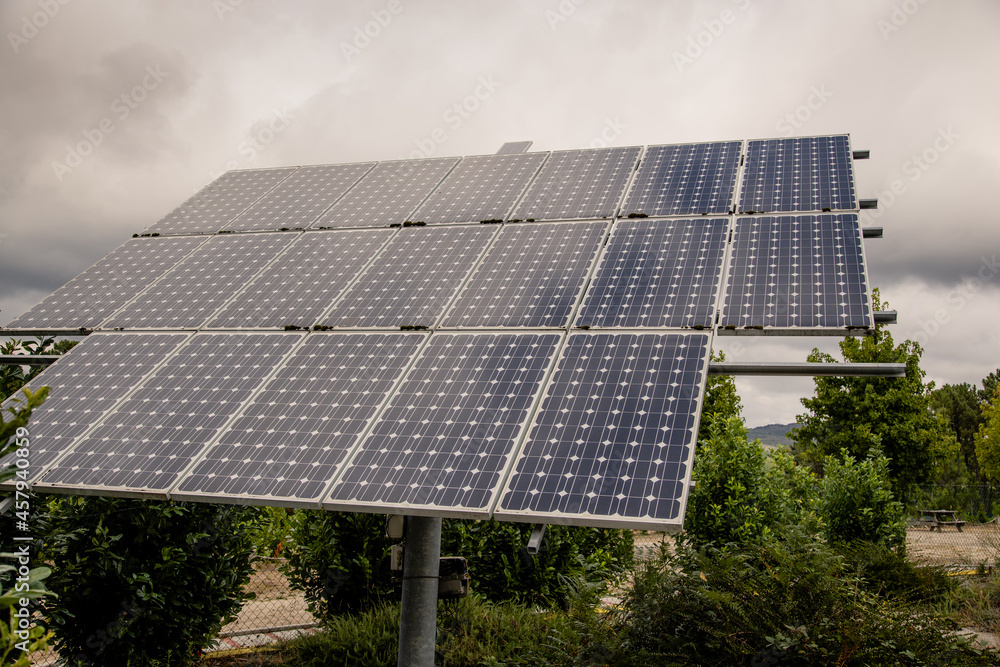 Large solar panel for energy production.
Solar capture panels placed on the mountain Large solar panel for energy production.
Solar capture panels placed on the mountain