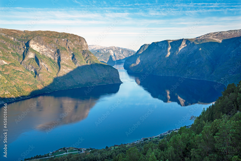 Morgenstimmung am Aurlandsfjord, Norwegen