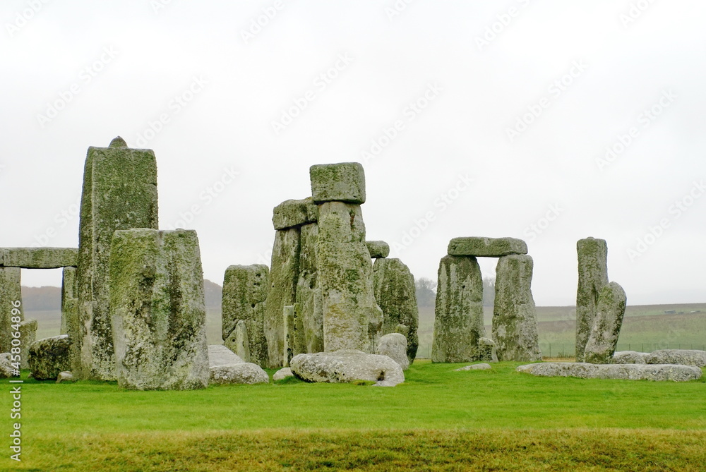 Naklejka premium Stonehenge, on an overcast day, Salisbury Plain, Wiltshire, England