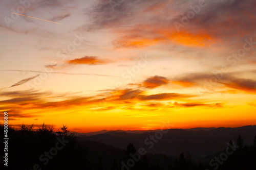 Zachód słońca w górach © WGBN