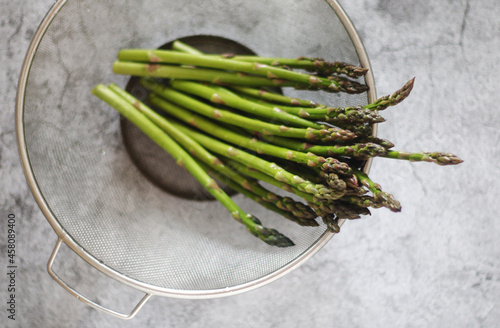 A bunch of asparagus sprouts 