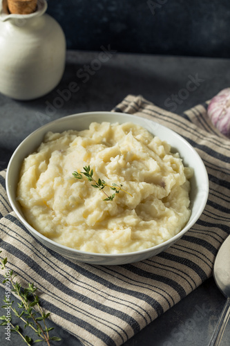 Creamy Homemade Garlic Mashed Potatoes