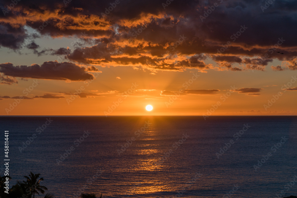 Beautiful sunset on Oahu's west coast, Hawaii
