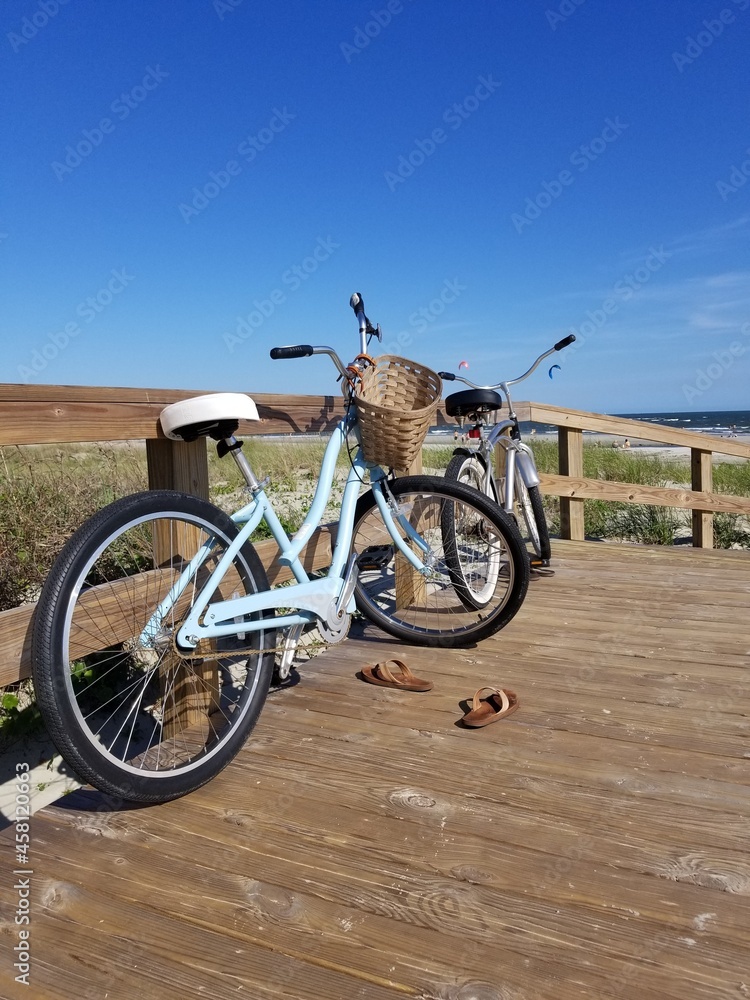 Fototapeta premium bicycle on the beach