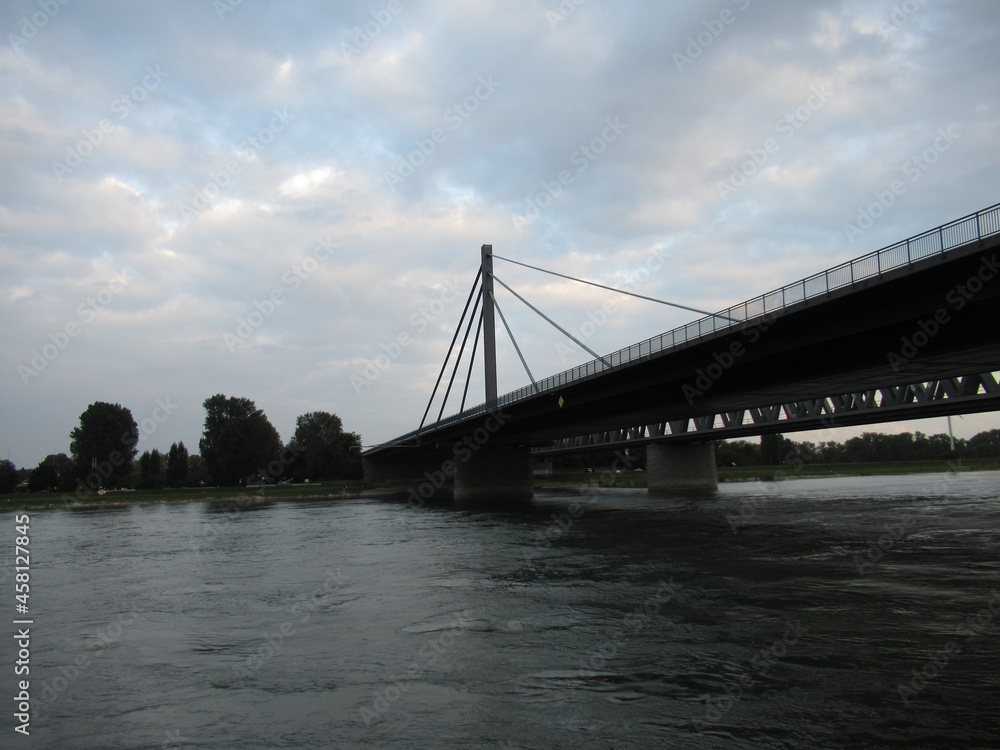 Rheinbrücke Maximiliansau zwischen Wörth und Karlsruhe