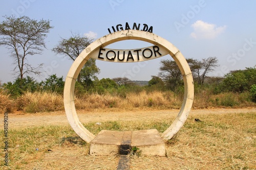 фотографія Circle monument in Uganda that sign the equator line