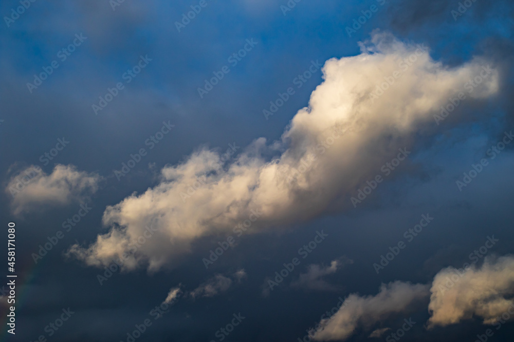 sky with clouds in the city