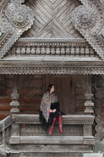 Russian girl in Pavlovo Posad shawl 