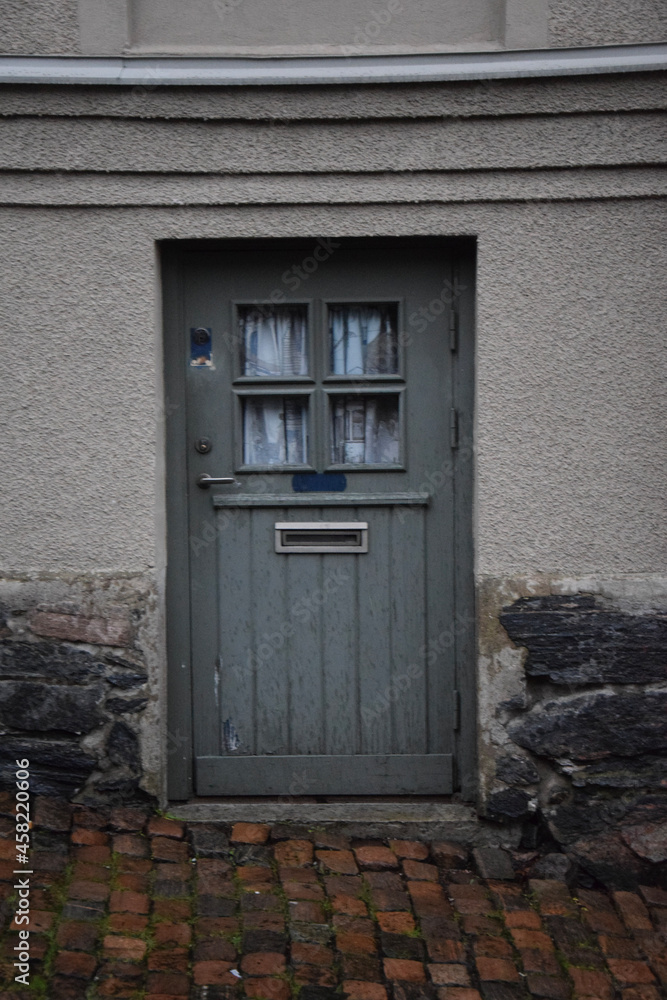 Naklejka premium entrance to the house