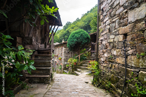 Fototapeta Naklejka Na Ścianę i Meble -  ethnographic village of taramundi in asturias, Spain