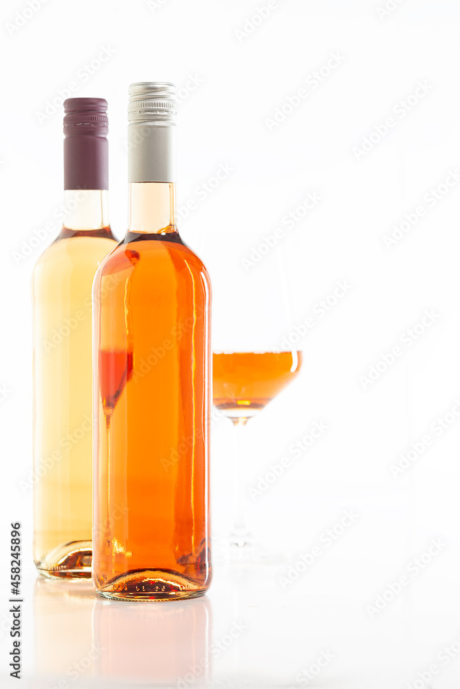 Rosé Weinflaschen Weinglas 