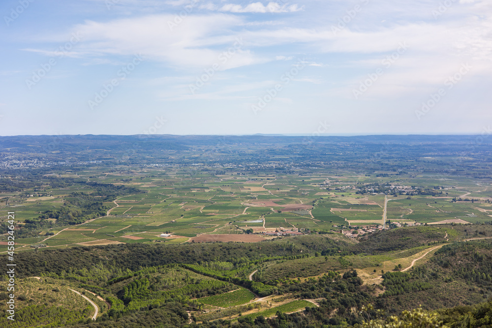 Paysage au sommet du Roc des Deux Vierges (Occitanie, France)