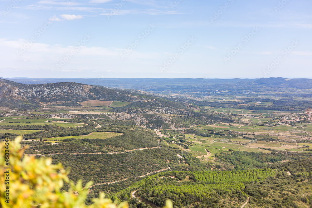 Paysage au sommet du Roc des Deux Vierges (Occitanie, France)