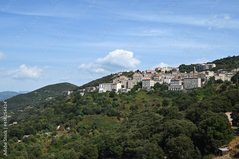 Village de Sartène dans les montagnes Corses