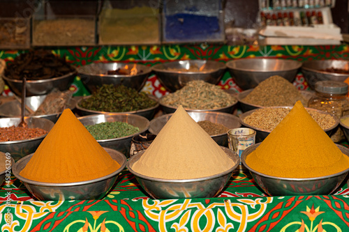 Venta de especias en bazar de Egipto. photo