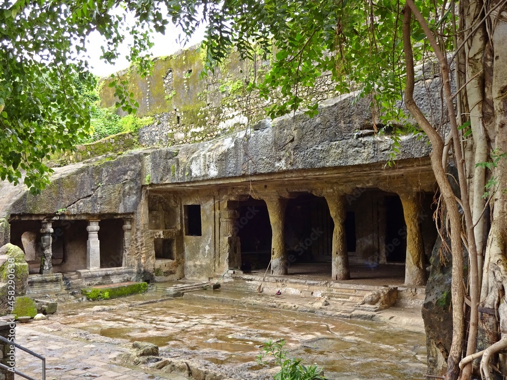 Fototapeta premium 8th century mandapeshwar caves mumbai maharashtra