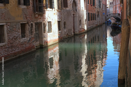 walking in the canals of Venice © fabmarini