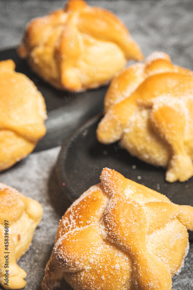 Pan de Muerto tradicional de la pastelería mexicana Pan de Muerto tradicional de la pastelería mexicana