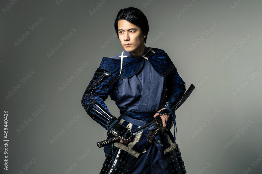 Naklejka premium 刀を抜くサムライ 武将 武士 時代劇
