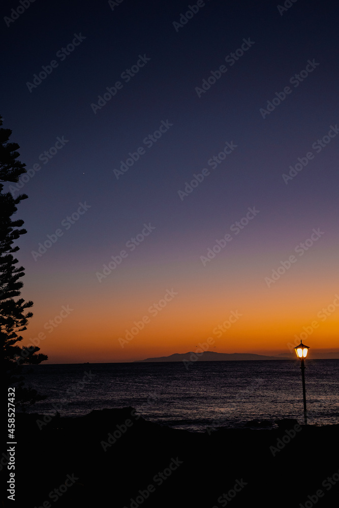 Fototapeta premium 野崎島公園の夕日