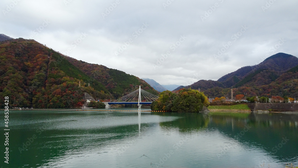 Obraz premium 丹沢湖の風景／日本神奈川県足柄上郡
