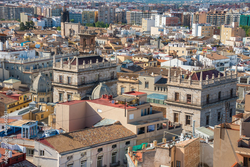 Fototapeta Naklejka Na Ścianę i Meble -  Vista aérea  de la ciudad de Valencia con el edificio de la Lonja de la seda, España