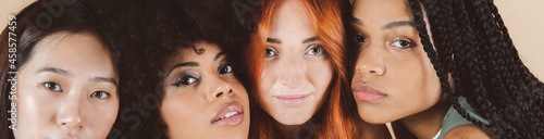 Fotografie faces of women of different race and skin color