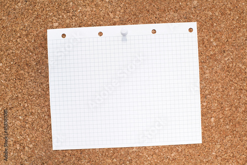 Blank empty note paper on cork board Fototapet
