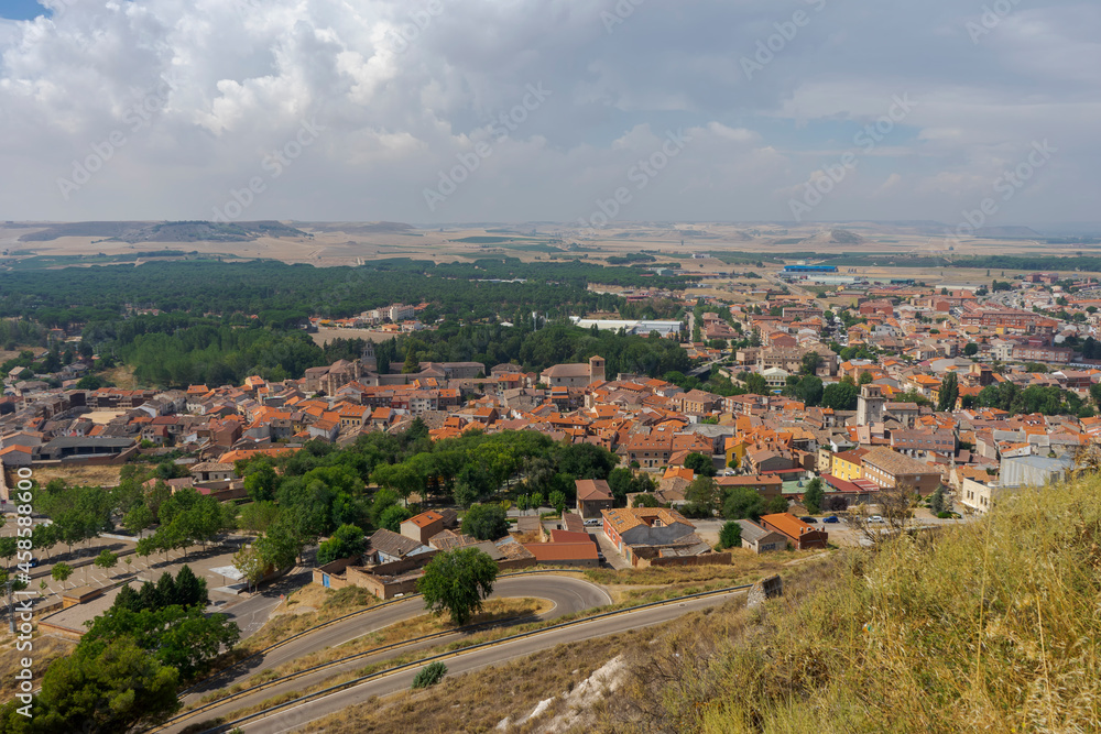 vista del municipio de Peñafiel en la provincia de Valladolid, España