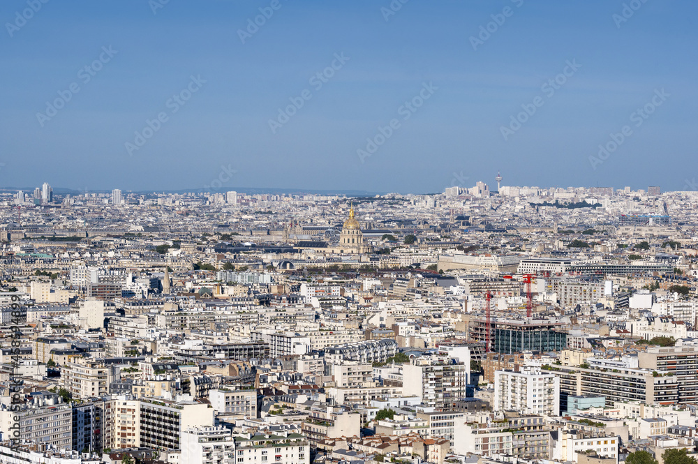 Vue aérienne de Paris avec le dôme des Invalides Vue aérienne de Paris avec le dôme des Invalides