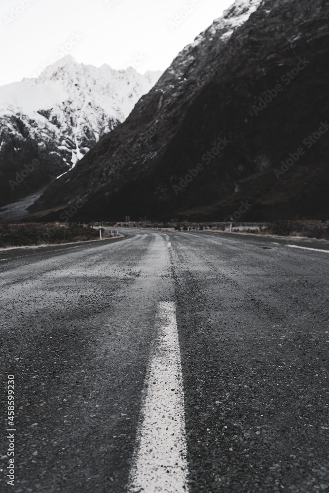 Naklejka premium road in the mountains