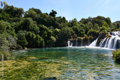 Visite du Parc National de Krka, près de Split. Cours d'eau, Cascade, promenade dans les bois et dans la nature.
