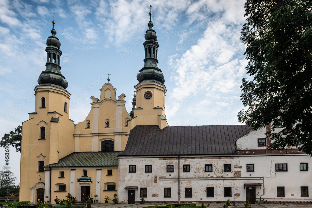 Warta, Zespół klasztorny oo. Bernardynów